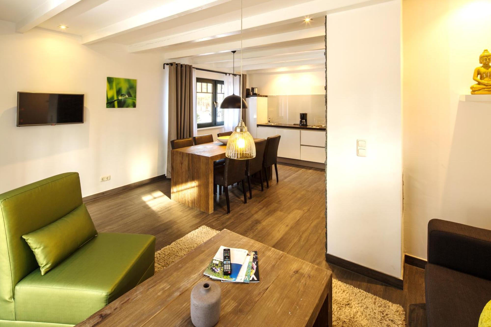 Nossentiner Huette Van Der Valk Naturresort Drewitz מראה חיצוני תמונה